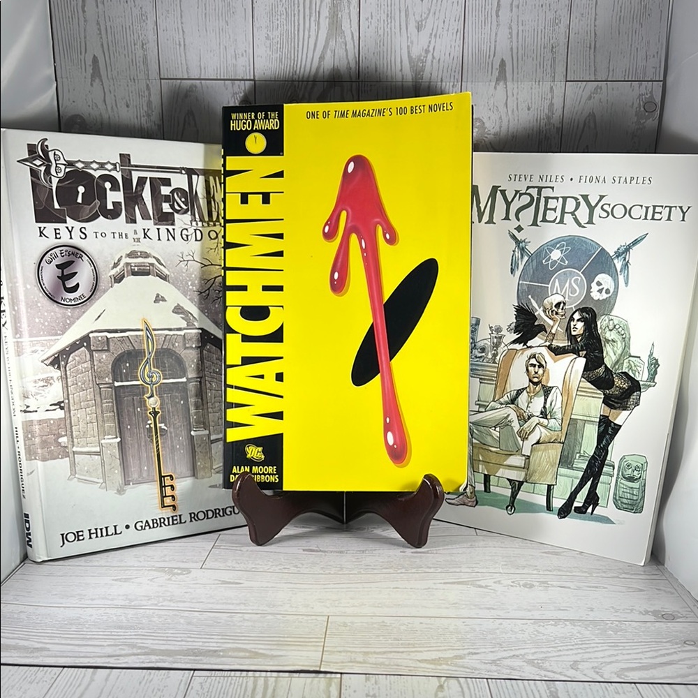 3 Graphic Novel - The Watchmen, Locke & Key 4, and Mystery Society